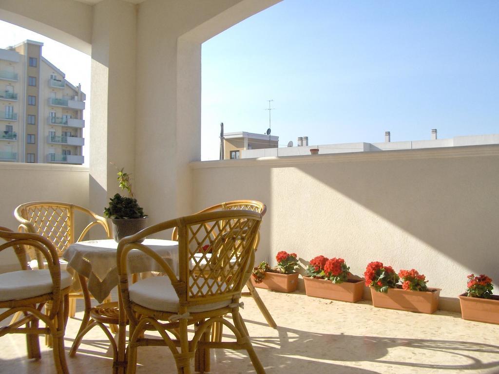 B&B Casa Bianca Taranto Exterior foto